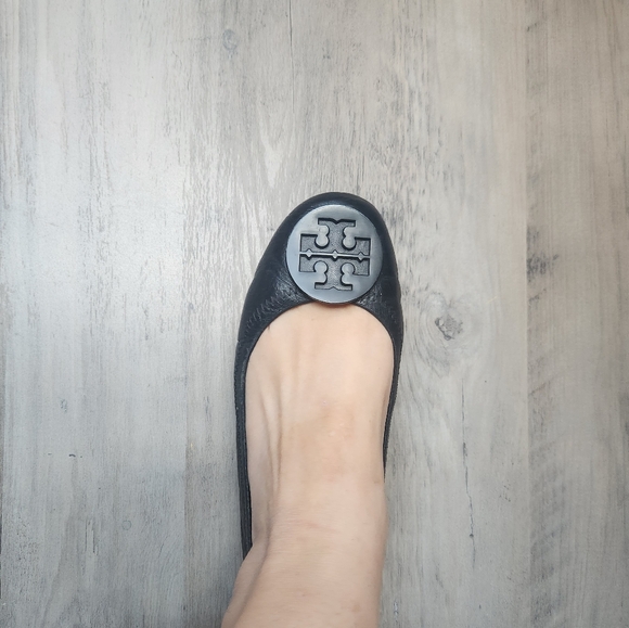 TORY BURCH Black Leather REVA Logo Medallion Ballet Flats Size 9m - Picture 2 of 9